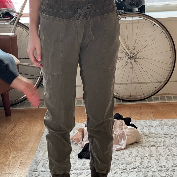 James Perse olive green jogger pants - Picture 3 of 5